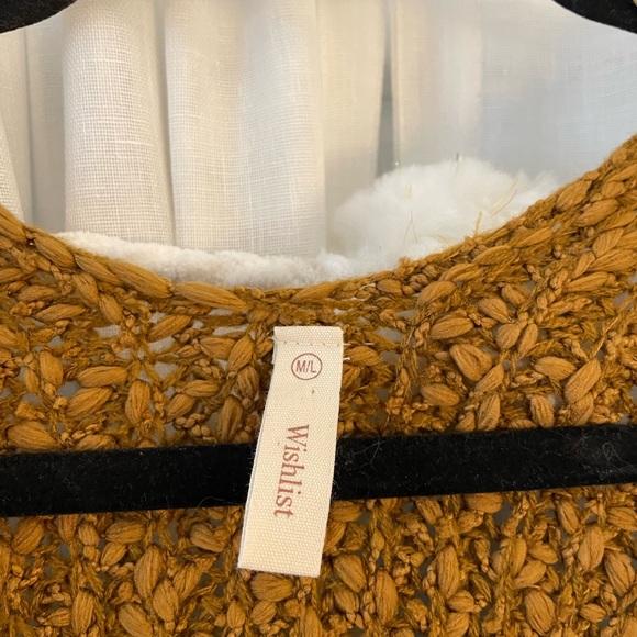 Boutique Wishlist Sweater. Size: M/L. Brown, mustard color. V-neck. - Picture 3 of 4